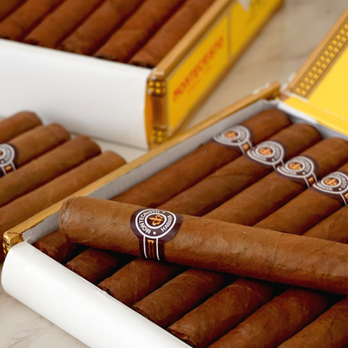 JANUARY SALE - Montecristo No. 4 Cigar - Box of 10 JANUARY SALE - Montecristo No. 4 Cigar - Box of 10